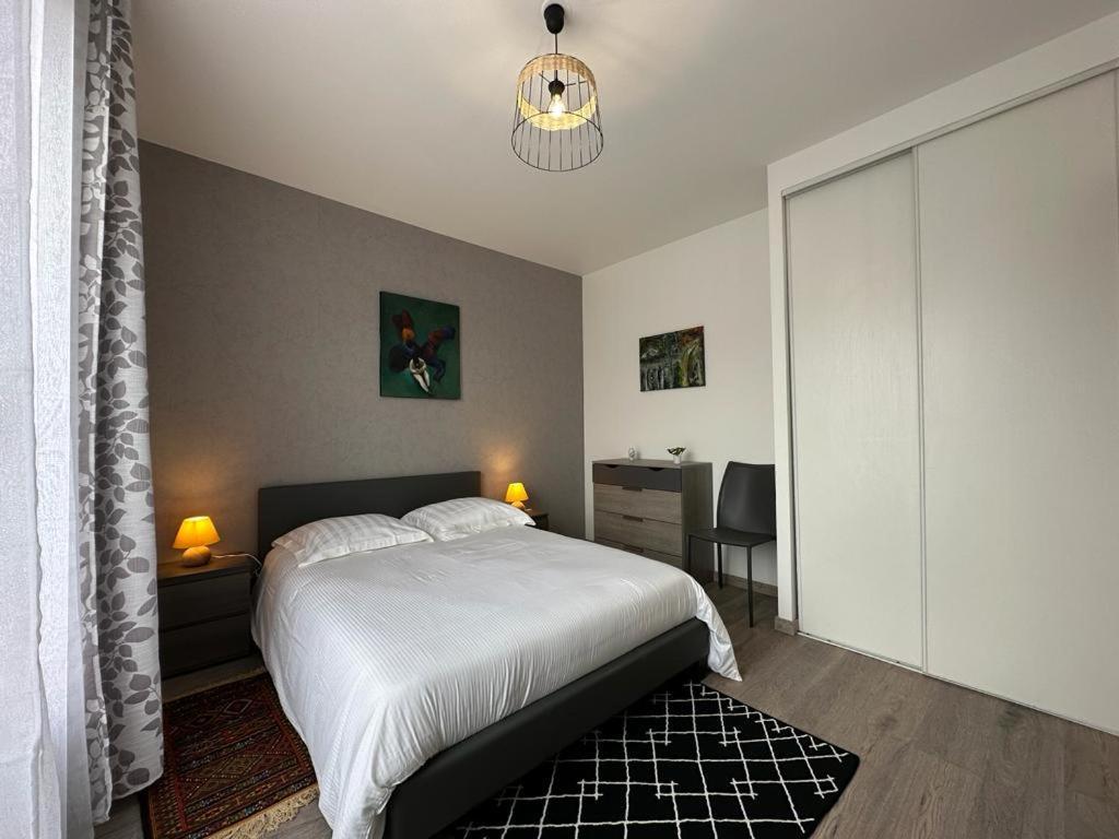 Spacious Flat Close To The Railway Station Troyes Pokój zdjęcie