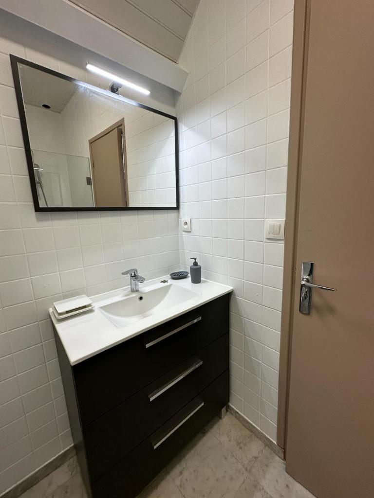 Spacious Flat Close To The Railway Station Troyes Pokój zdjęcie